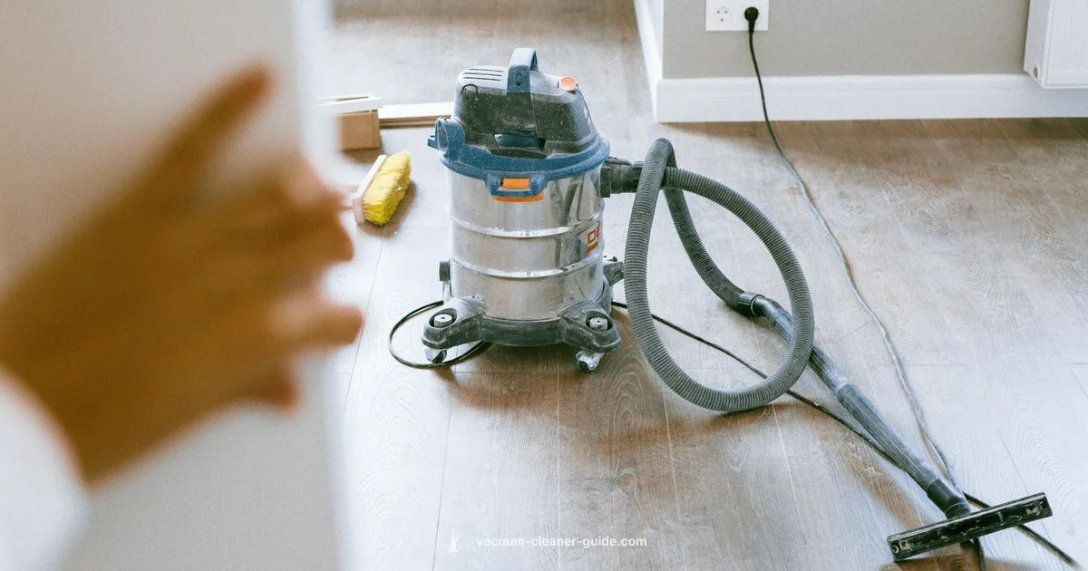 Dyson V8 Overview Dyson V8 Overview - Vacuum Cleaner Guide